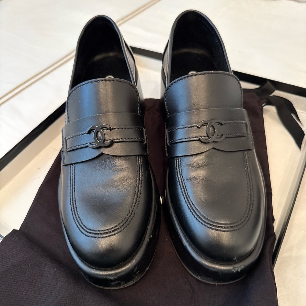 Black Chanel Leather Loafers size 38.5